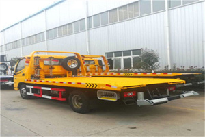 高安附近拖车救援搭电